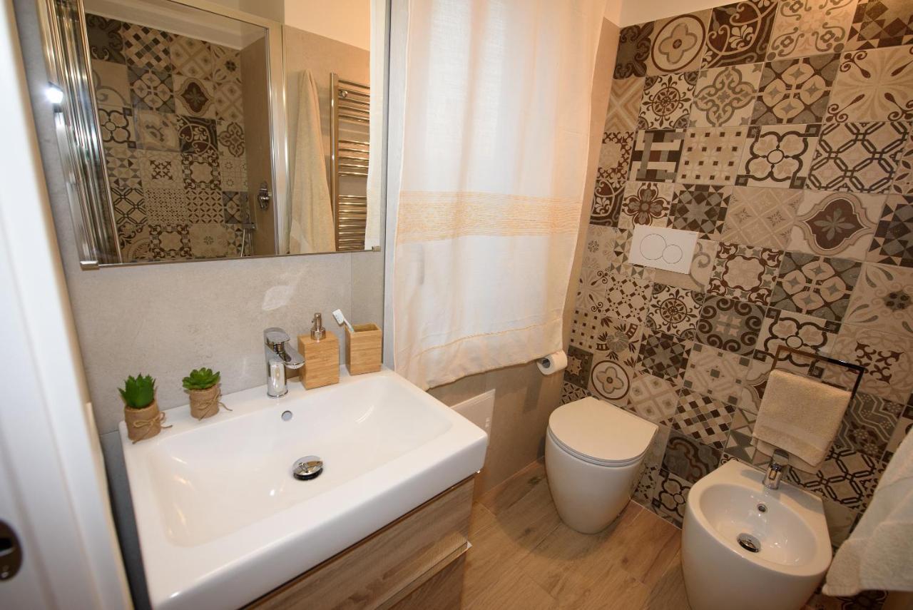 Loft Lungomare Vista Mare E Monti Apartman Àrbatax Kültér fotó