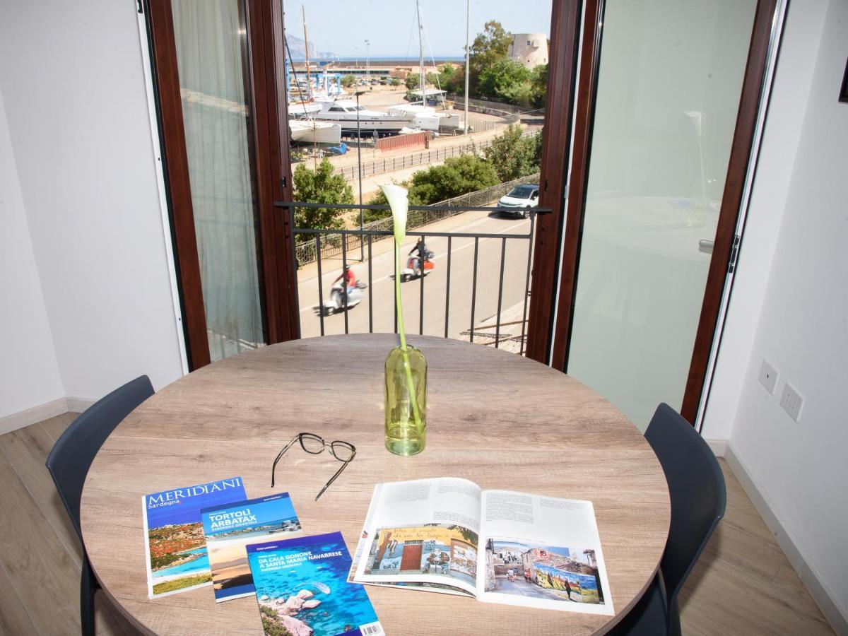 Loft Lungomare Vista Mare E Monti Apartman Àrbatax Kültér fotó