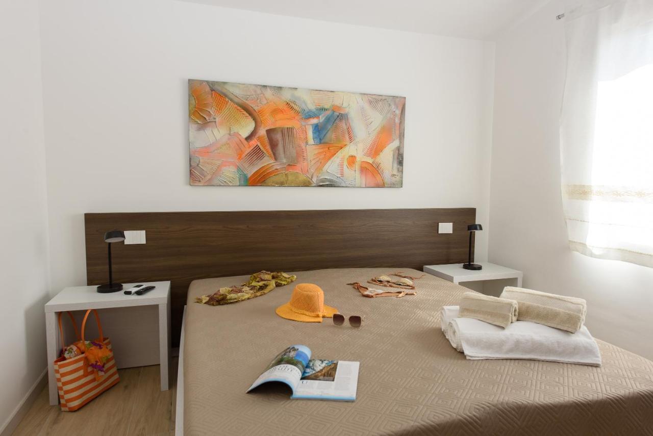 Loft Lungomare Vista Mare E Monti Apartman Àrbatax Kültér fotó