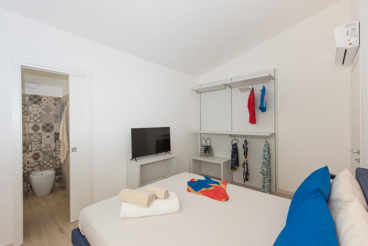 Loft Lungomare Vista Mare E Monti Apartman Àrbatax Kültér fotó