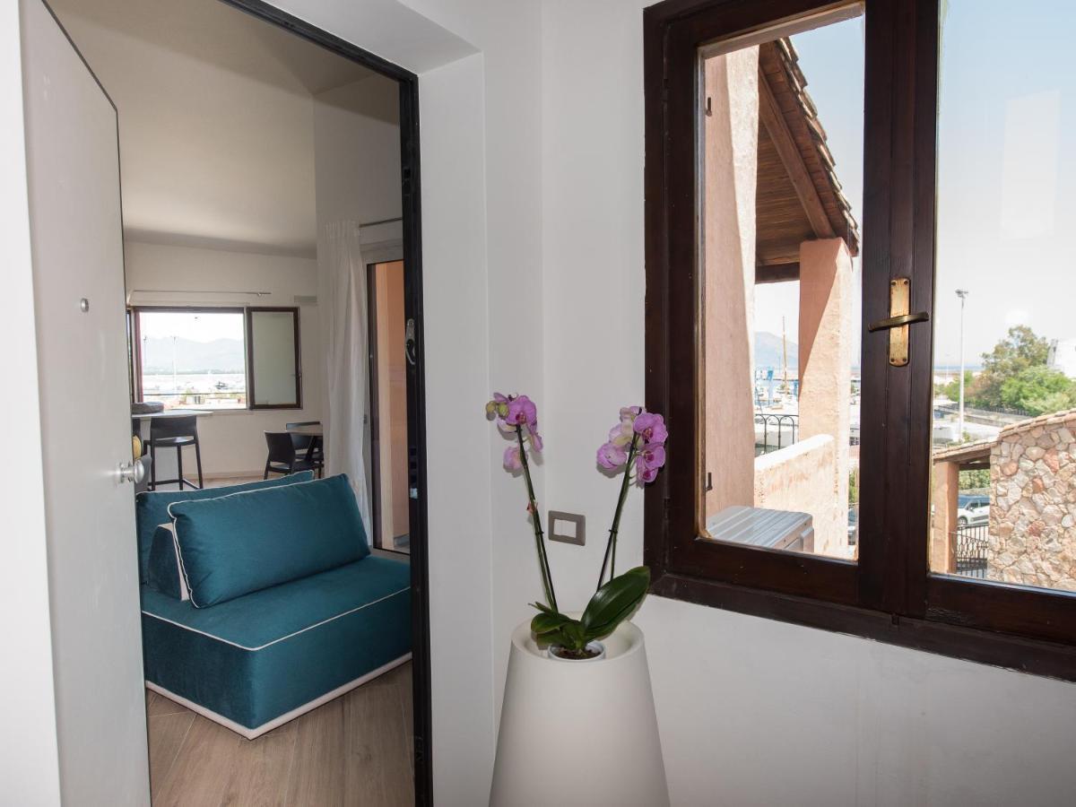 Loft Lungomare Vista Mare E Monti Apartman Àrbatax Kültér fotó